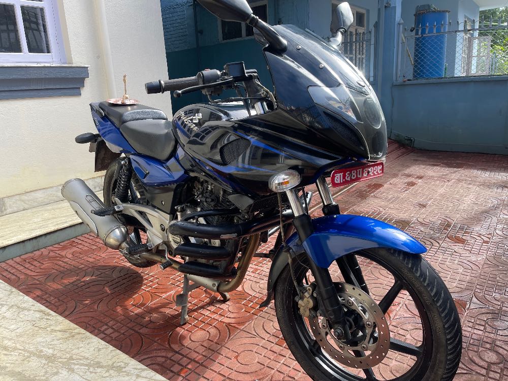 2014 Bajaj Plusar 220