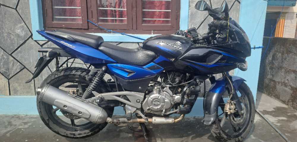 2016 Bajaj Plusar 220