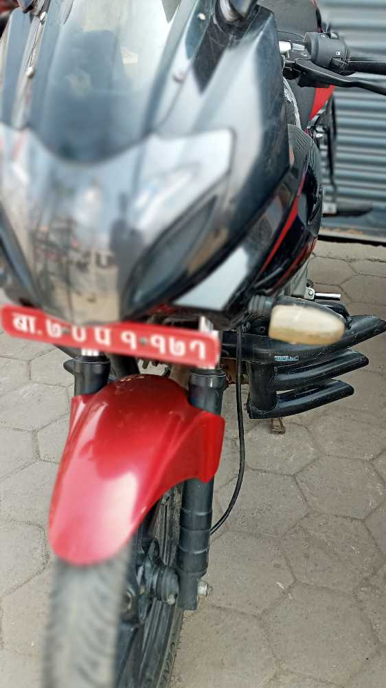 2016 Bajaj Plusar 220