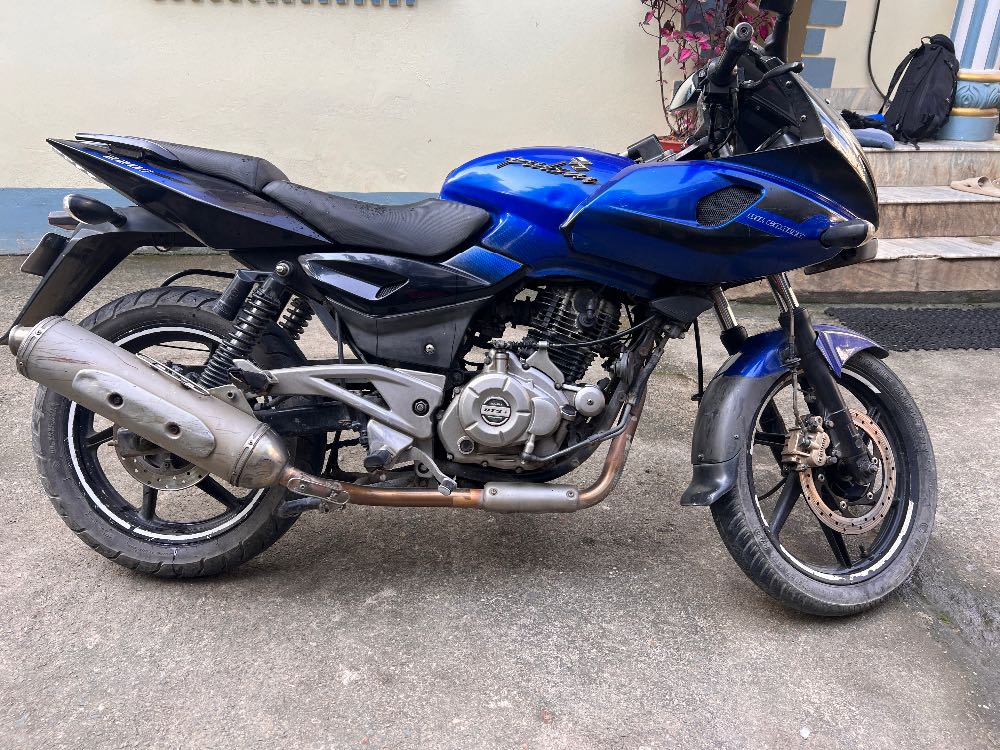2013 Bajaj Plusar 220
