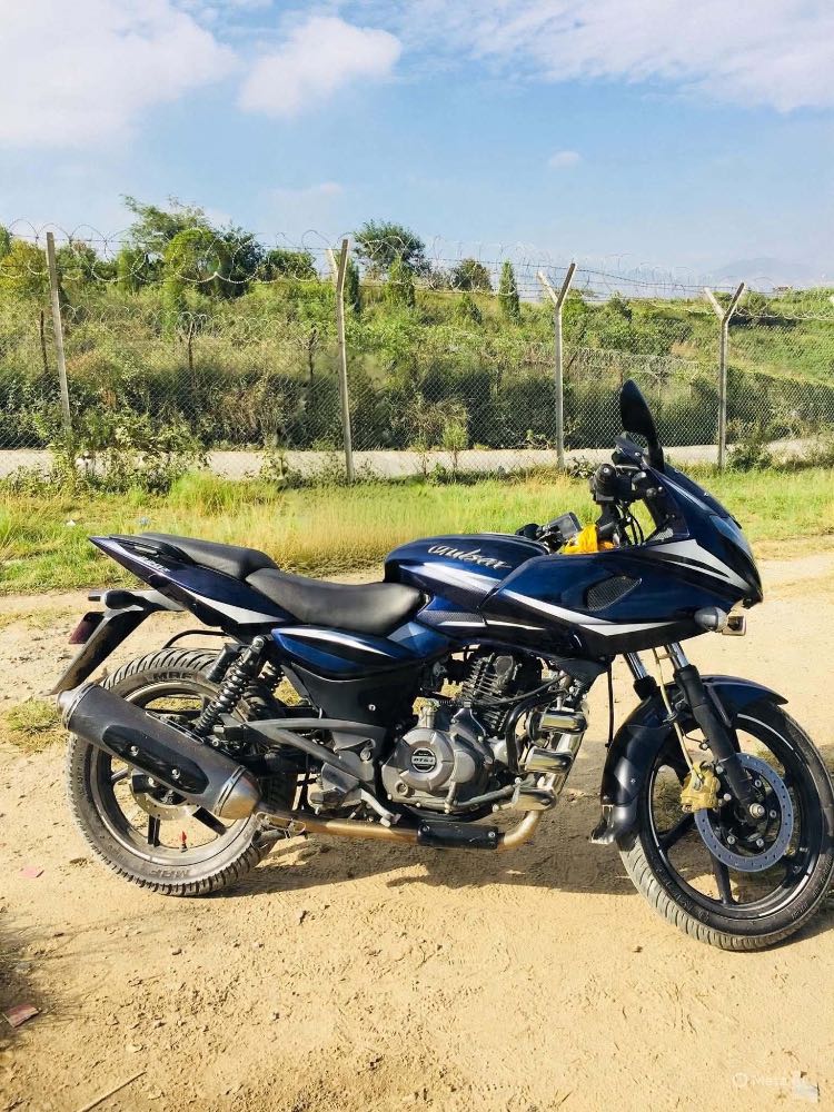 2016 Bajaj Plusar 220