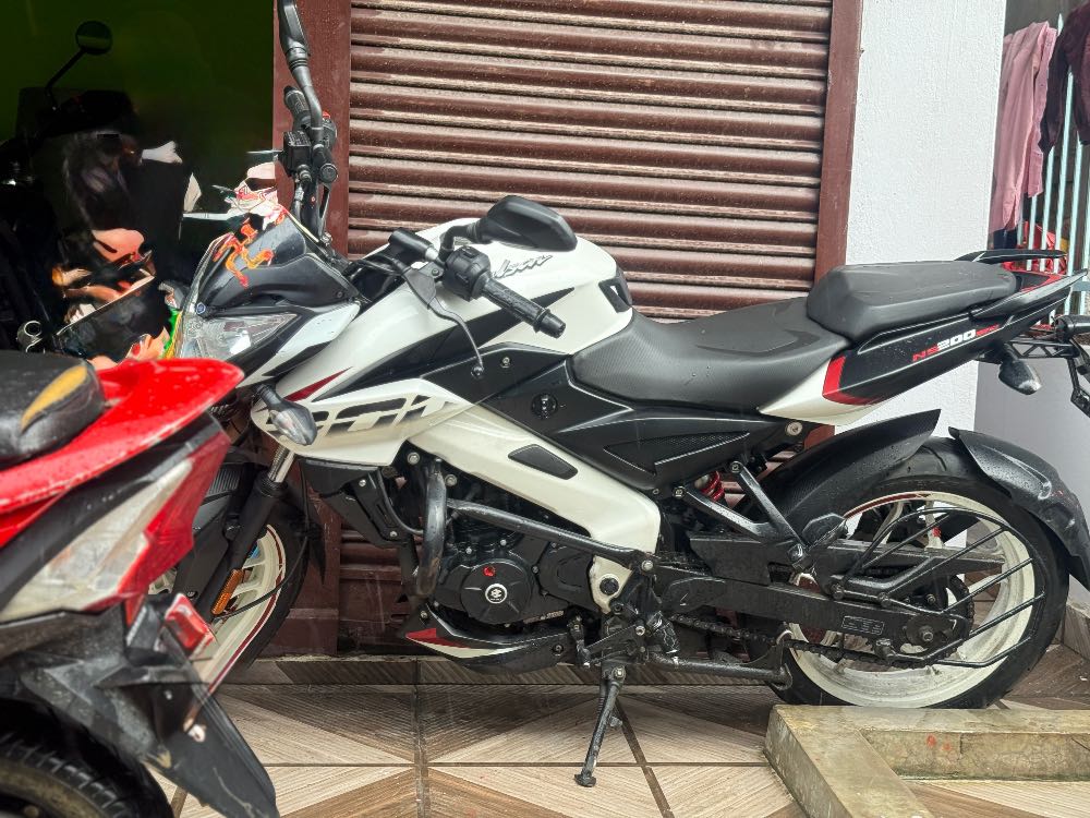0 Bajaj Plusar 150 in Butwal for sale at RamroGaadi.