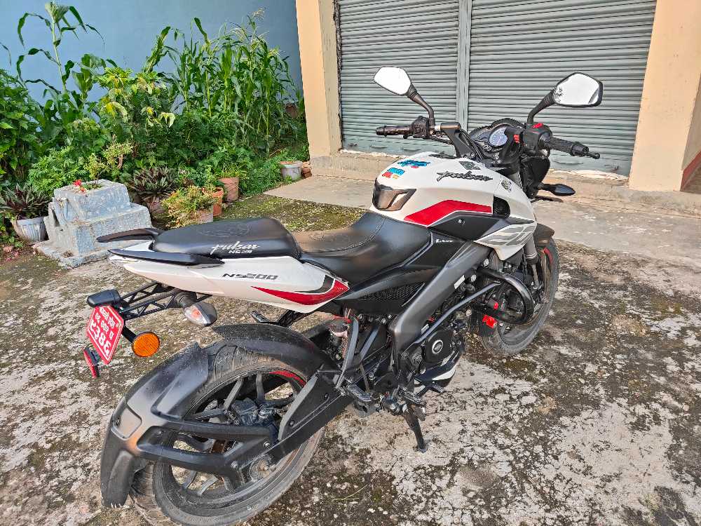 2023 Bajaj NS 200 in Bharatpur for sale at RamroGaadi.